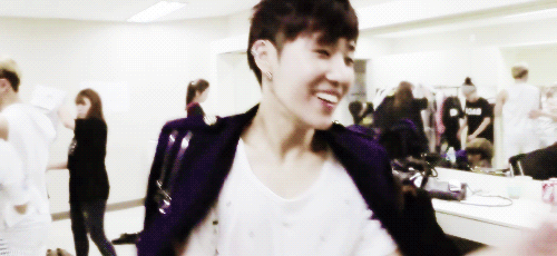 gyuuri:  after saying thanks, sunggyu proceeds to drag woohyun over and beat him 