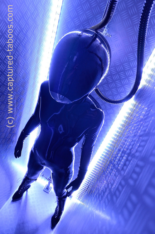 blackbox96:  Isolation chamber 1 by derjorge