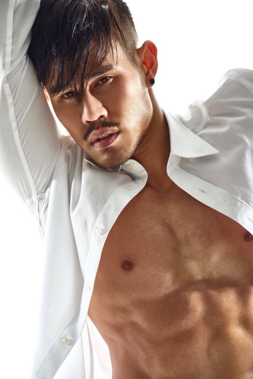 Model: VINCENT TRANPhotographer: KELL NGUYEN