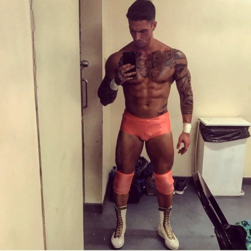 amazingmalenudity:Adam Maxted He is so handsome.  I can’t get enough of his cute bulge.&n