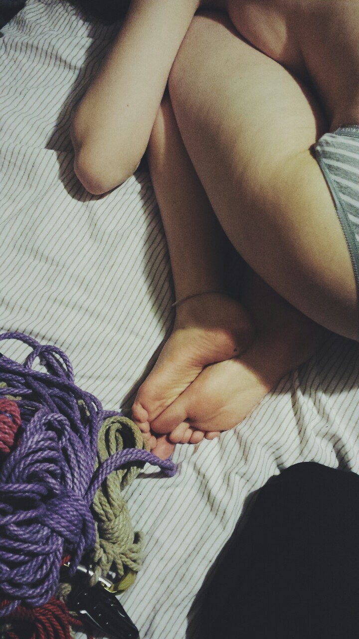 babygirlssweetsurrender:  💋 