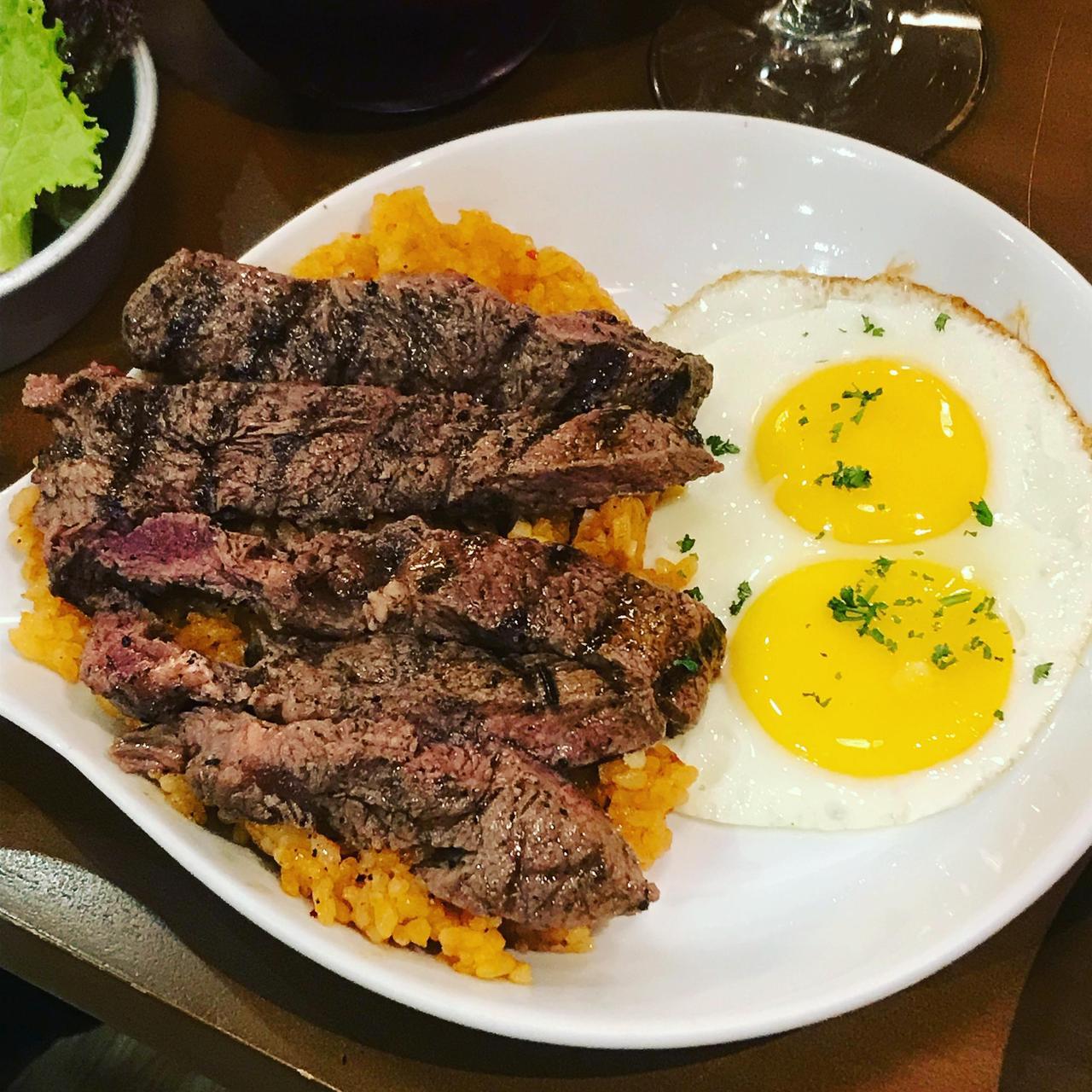 food-porn-diary:  [OC] Breakfast Steak and Eggs [3560 x 3560]