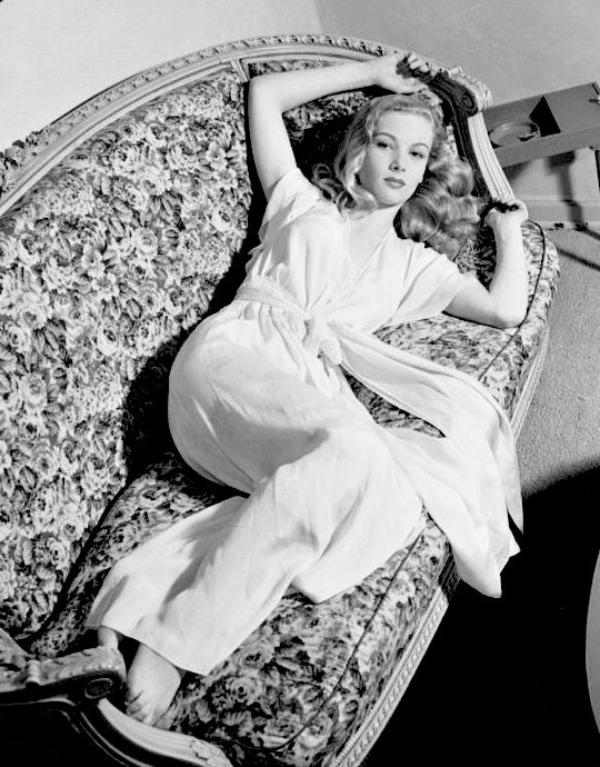 missveronicalakes:  Veronica Lake in the 1940s. 