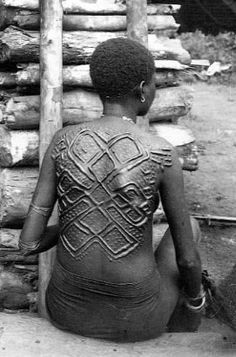 vintagecongo:  Mayombe (of the Bakongo) woman,