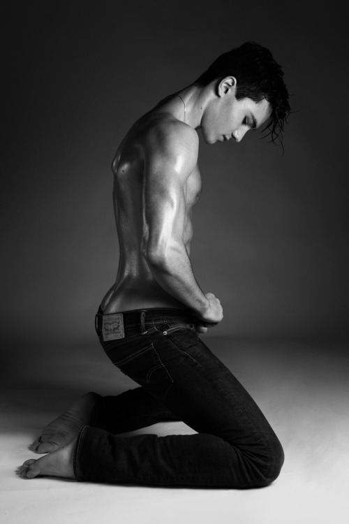 platinumroc:  Obsessed with Enzo Carini 🔥