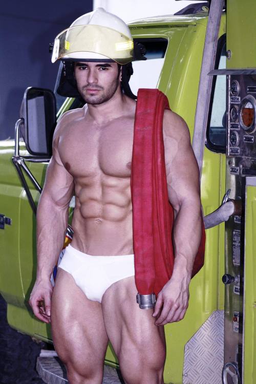 whitepapermuscle:  Alexander Rendon