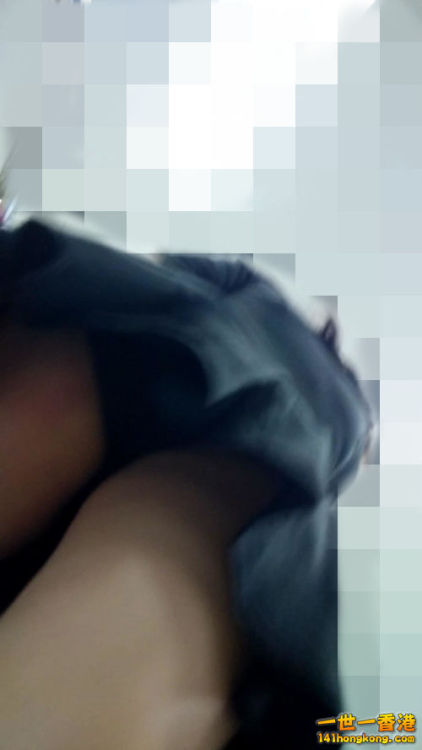 justawalker96: NO VIDEO JUST PHOTO SERIES- LADY IN BLACKI really like the way how she match her outf