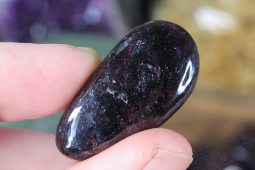 sylverra:Tumbled garnet at sylverra Link in source | $5 flat shipping all US orders | Free US shippi