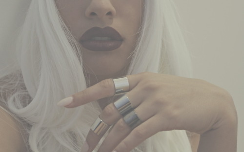 colorfulcuties:  reesiiie:  Mixing metals. Stackable rings —-> www.reesiiie.com  ♥ 