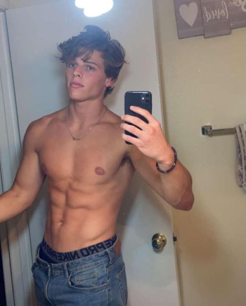 brysmaleidols: Sam Dezzani Waistbandboy