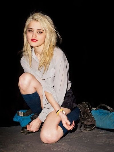 aciddaisies:  soft grunge/models  kissing facts everyone should know so interesting