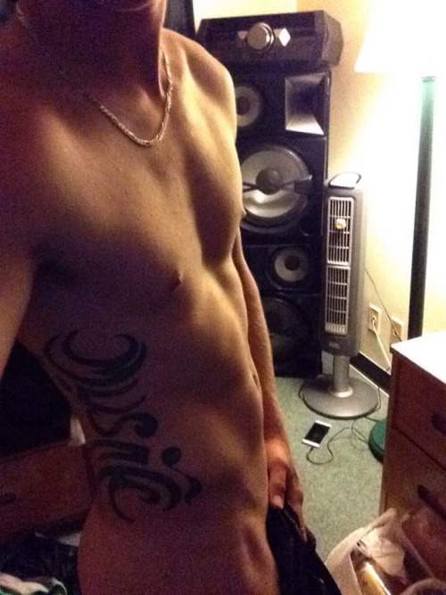 str8guysexposed:  James - 21 from Sydney, Australia