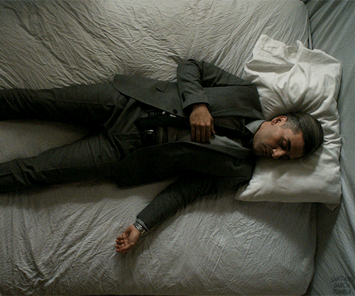 santiagogarcia:Oscar Isaac as William Tell+ sleeping (requested by anon)THE CARD COUNTER (2021)dir. 