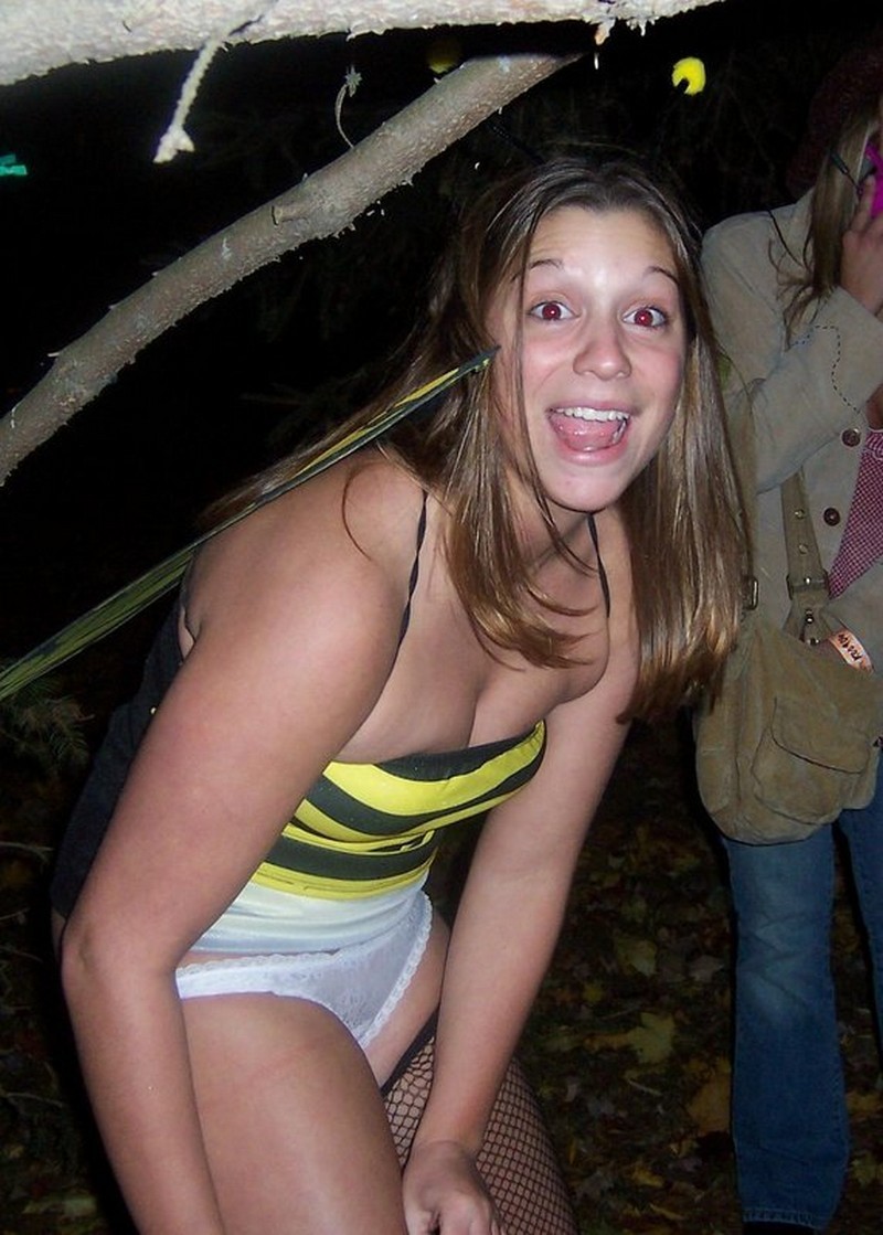 shedidntwanttobenaked:  For more hot amateur girls caught naked pictures, Please