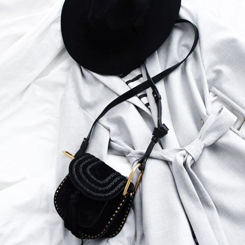 vo-guecafe:  lushfully:  fearhs:  dhiamond:  IG:  damoyantwerp     F E A R H S  message me anything!   