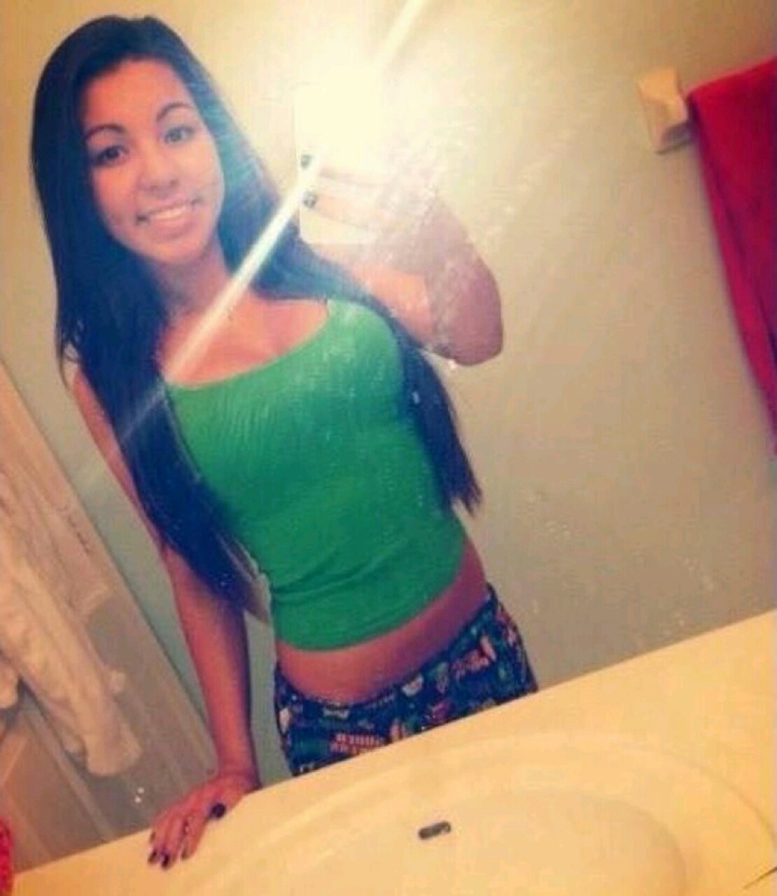 selfieishgirls2:  Love when girls have a nice tan 👌