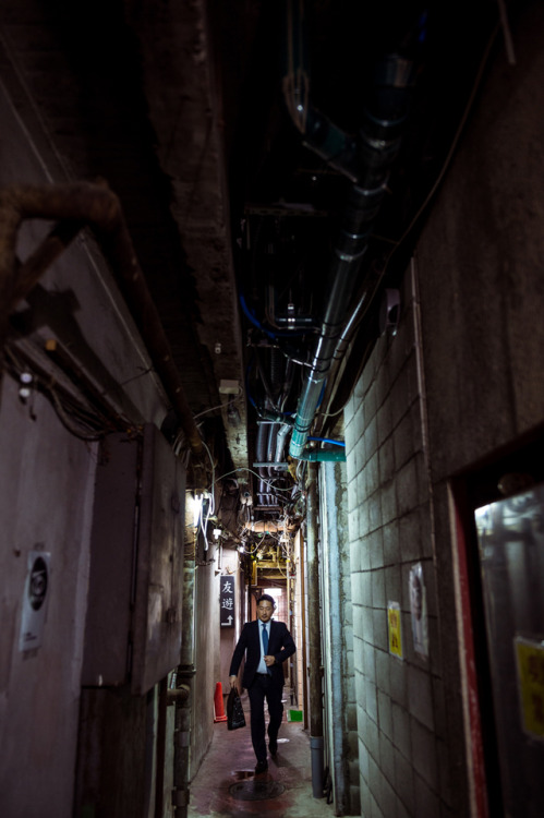 tokyostreetphoto: Dark Passage, Ginza 銀座