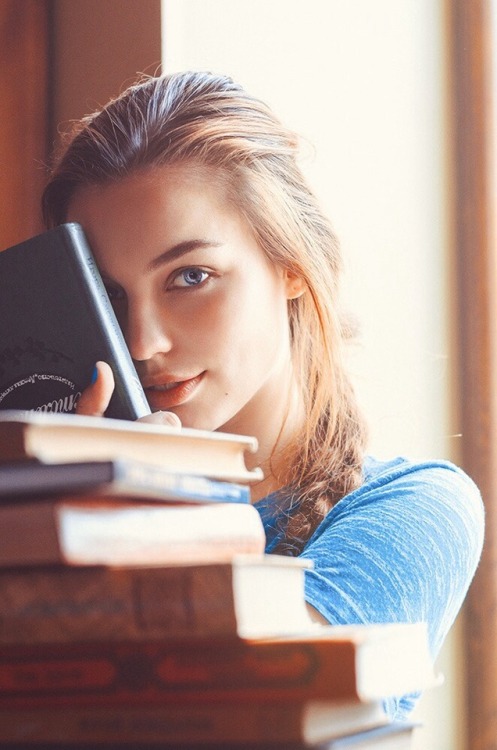 bibliophile-exhibitionism:  Thank you “Women I Like” for the great submission :)  ~ Beautiful Bookwo