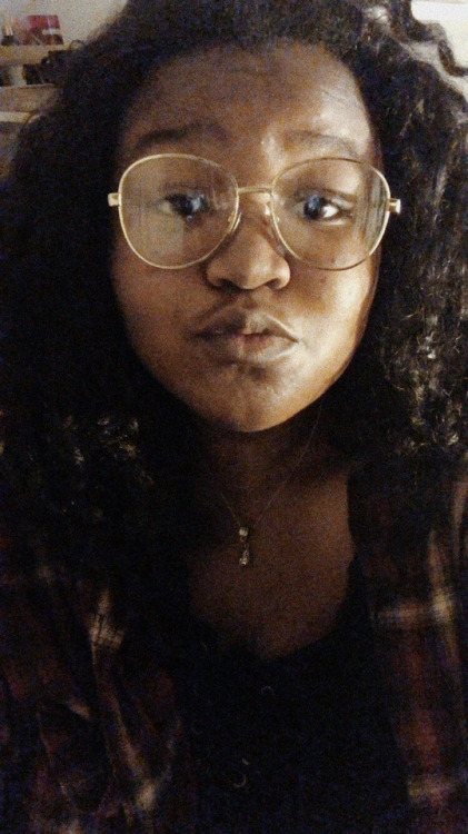 youareeinlove:just a black bi girl who wears flannel and is proud of Taylor Swift