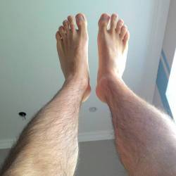 Twinks and feet