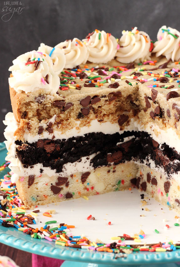 biglegwoman:  sweetoothgirl:  Ultimate Layered Chocolate Chip Cookie Cake  Someone