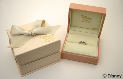 lilyliqueur:Princess Tiara Engagement Ring