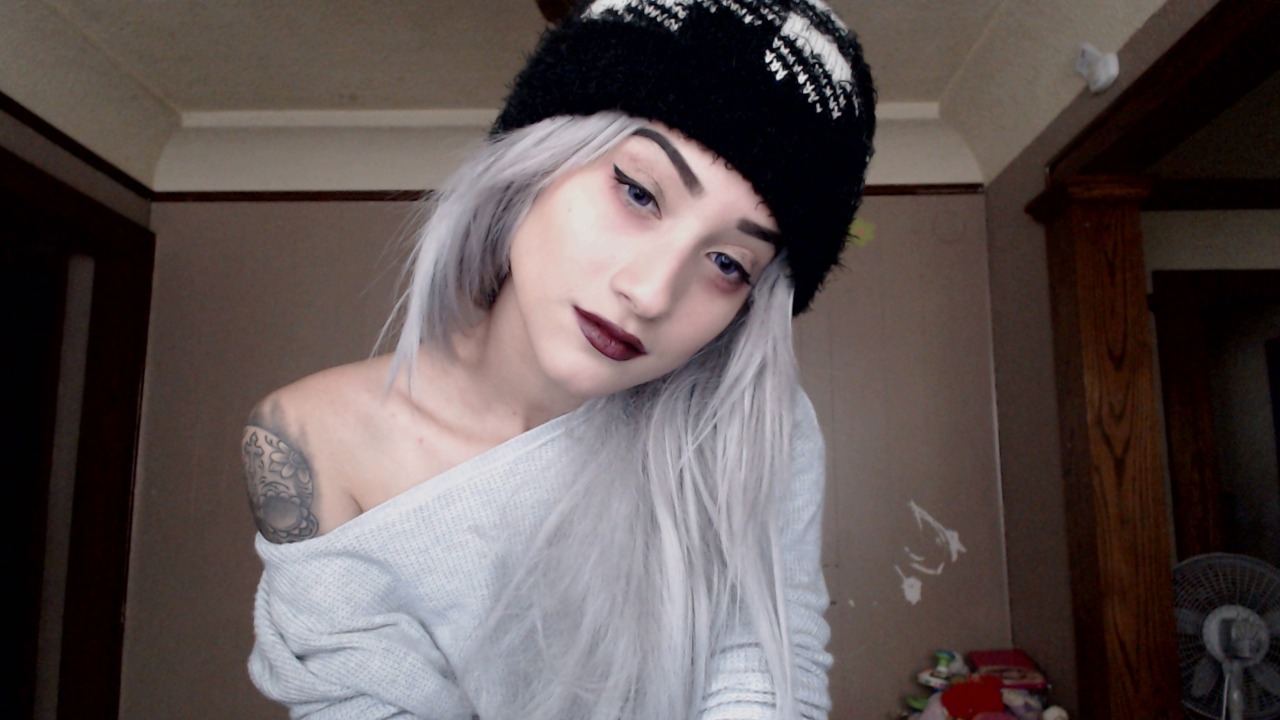 rrriotgrl:  iconic tbh