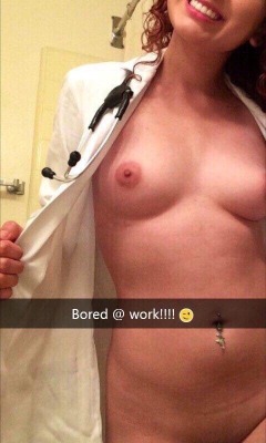 nakedgirlsatwork:  Naked girls @ work ðŸ˜œ