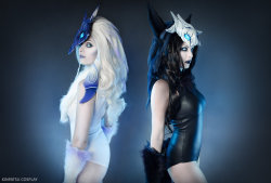 hotcosplaychicks:  Kindred - League of Legends by Kinpatsu-Cosplay   Follow us on Twitter - http://twitter.com/hotcosplaychick 