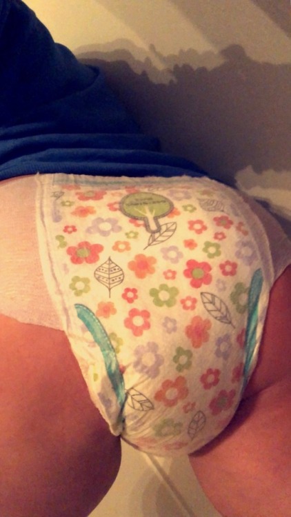 littlemermaid-28:  Full diaper butt 💕 adult photos