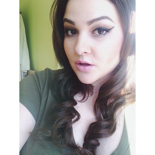 tiedwithab0w:  Now I’m ready for the last hoorah, dying like a shooting star. 🌙 #selfie #lips #makeup #mac #maccosmetics #headkandy #smashbox