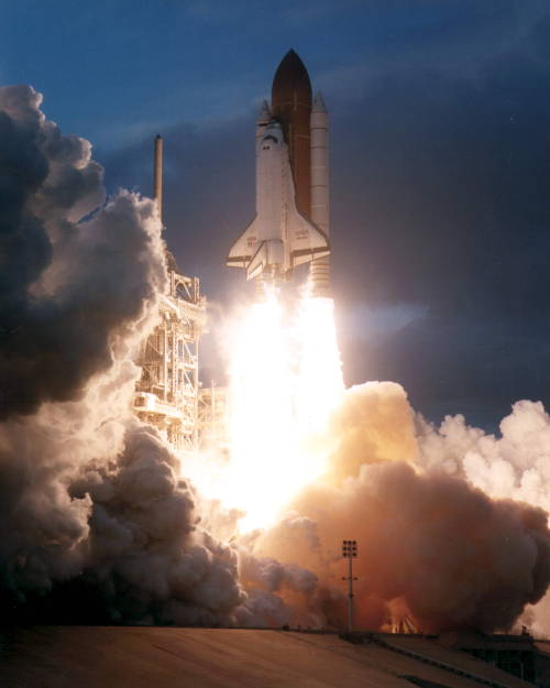 humanoidhistory: 20 YEARS AGO TODAY – The Space Shuttle Atlantis blasts off from Launch Pad 39A at 7