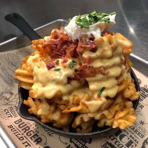 yummyfoooooood:  Waffle Fries, with Cheese,