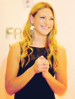 bellatrixsbitch:  Anna Torv