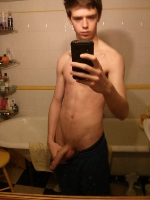 XXX boysandbodyparts:  hornyaussieboy:  I just photo