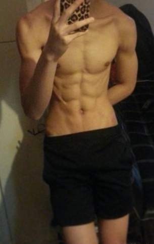 hkboysgocrazy: 21 years old bottom. he looks gorgeous!!!#HKBoysGoCrazy - [HK/Cute Boy/Original]https