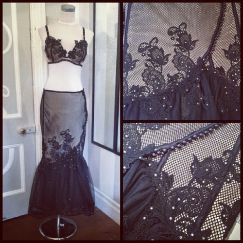 Fishtail skirt & bra – part of an #asphyxiacouture custom burlesque costume. Currently tak