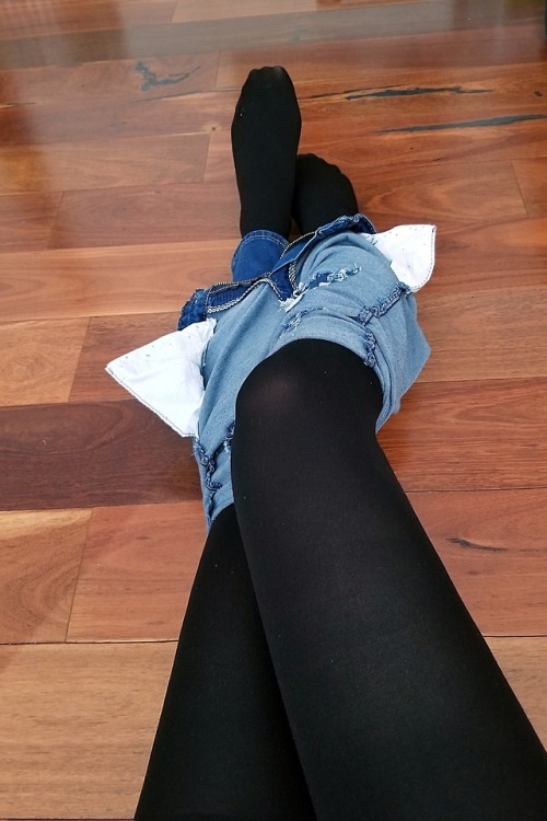 I always wearing pantyhose, even under jeans