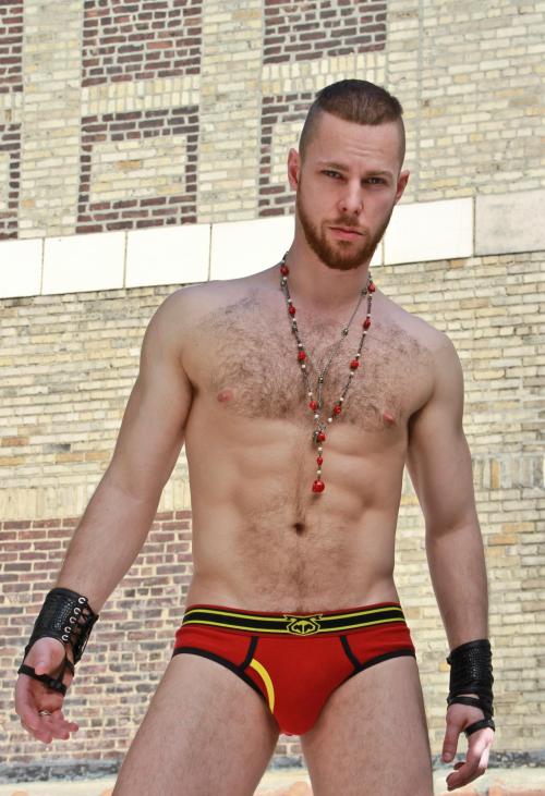 furrybarber:  dyuslovethebeauties:  Alexander Charles for Nasty Pig  TumbleOn)  Oh okay hello