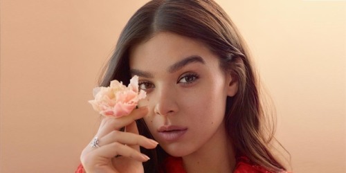 Hailee Steinfeld, photographed by Catherine Servel for The New York Times Style Singapore, Jan 2019.