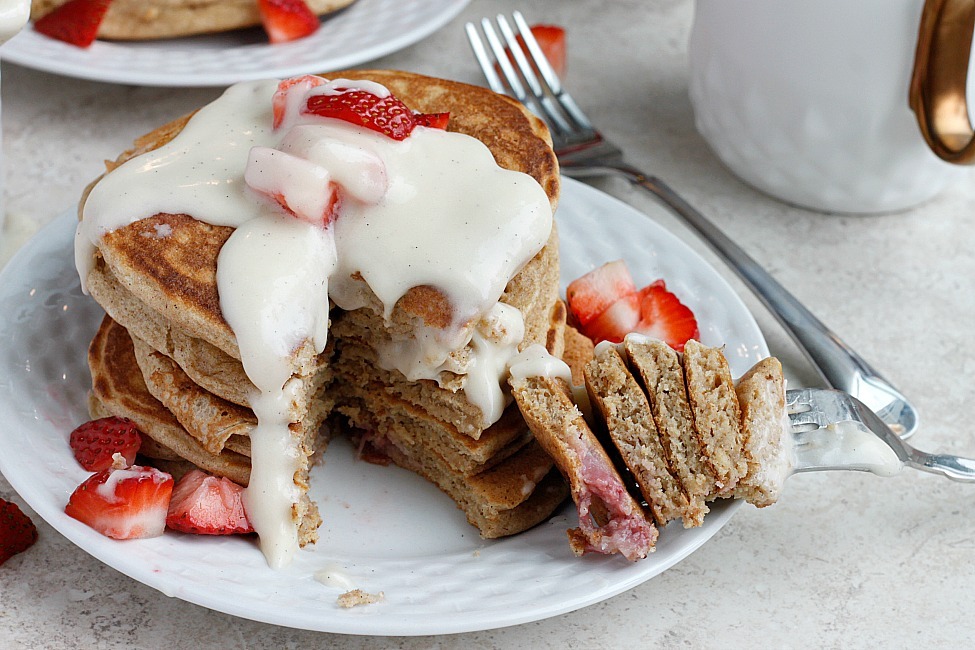 dirtyberd:  foodffs:  Strawberry Vanilla Bean Pancakes with Mascarpone Syrup  GIMME