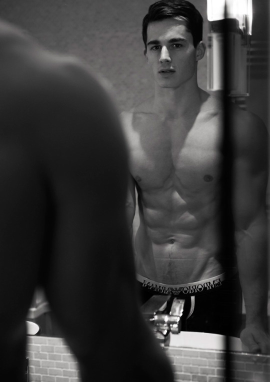🐧 You Must Be Gay+ To View This Blog*