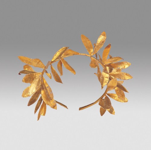 ancientjewels:Gold Greek Macedonian olive wreath, dating to c. 323-30 BCE. From the collection of th