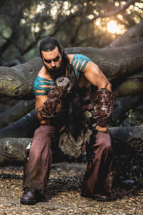kamikame-cosplay:Absolutely amazing. Khal Drogo by khaldrene from Game of Thrones.Photography: Kenne