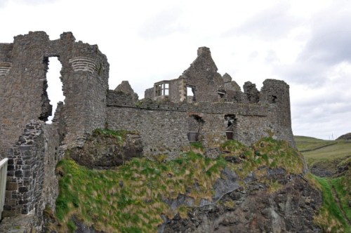 abandoned-playgrounds:  The ruins of Dunluce Castle in Ireland. This ruin is thought to be the inspi