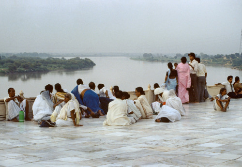 unrar:India, Uttar Pradesh. Agra. Taj Mahal. The Yamuna river 1985. Raghu Rai.  