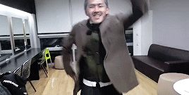 hoaegi:  grandpas got moves 