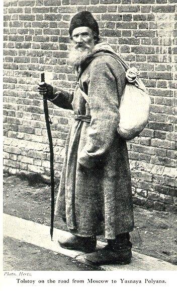 aiiaiiiyo:  Tolstoy on the road from Moscow to Yasnaya Polyana, 1886.[352 x 577]