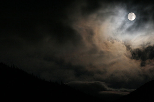 requiem-on-water:Full Moon(Charlevoix, Province of Québec, Canada) by Robin-Hugh (H
