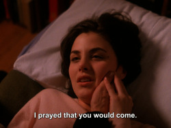 inthedarktrees:  I prayed that you would come.  Sherilyn Fenn &amp; Kyle MacLachlan | Twin Peaks  